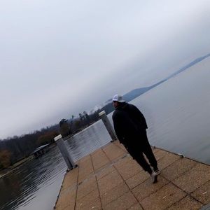 Meet your Posher, Hugo